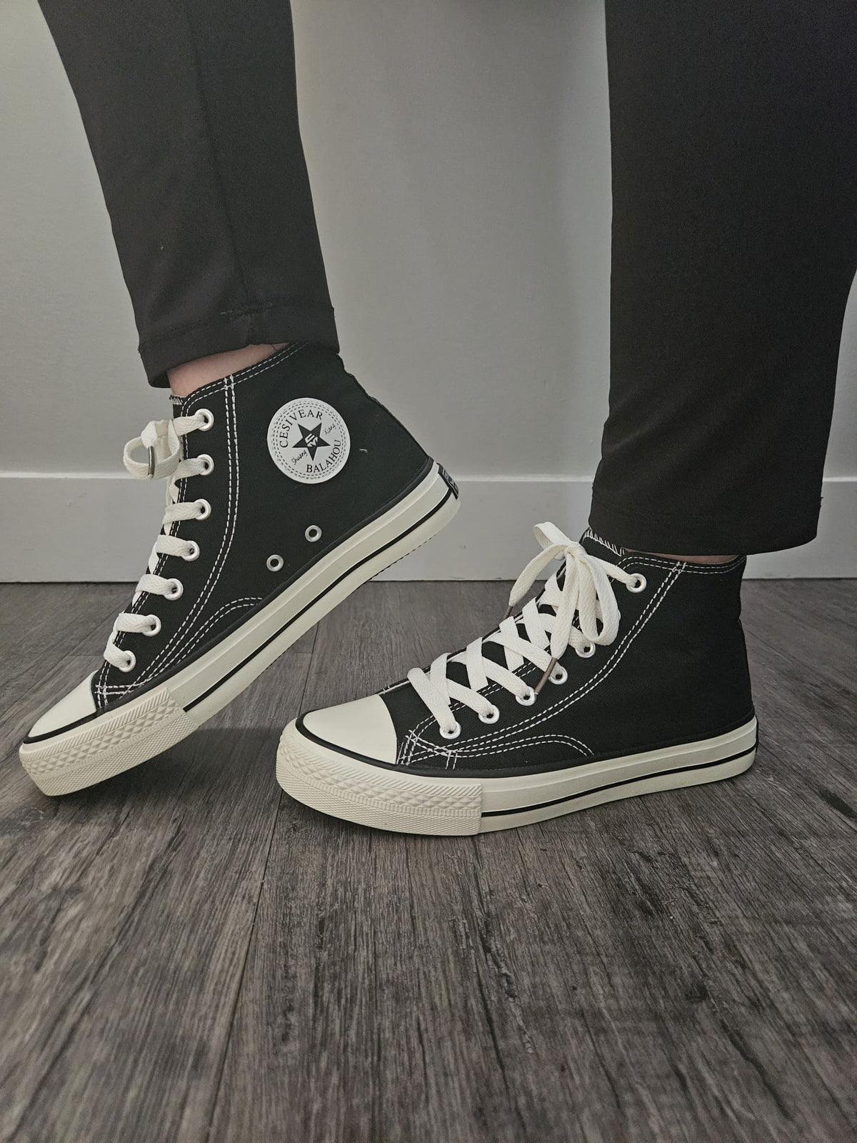 The Everyday Sneaker Guide: How to Choose the Perfect Pair for Comfort, Style, and Durability